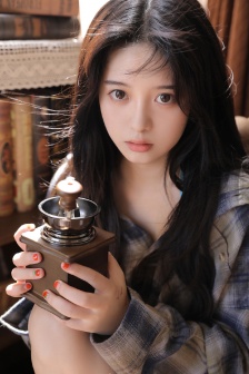 打女佣的屁屁